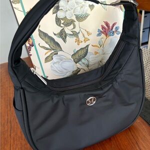 Lululemon Black Mini Shoulder Bag 4L EUC